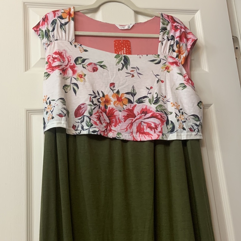 Beautiful floral nursing/maternity dress